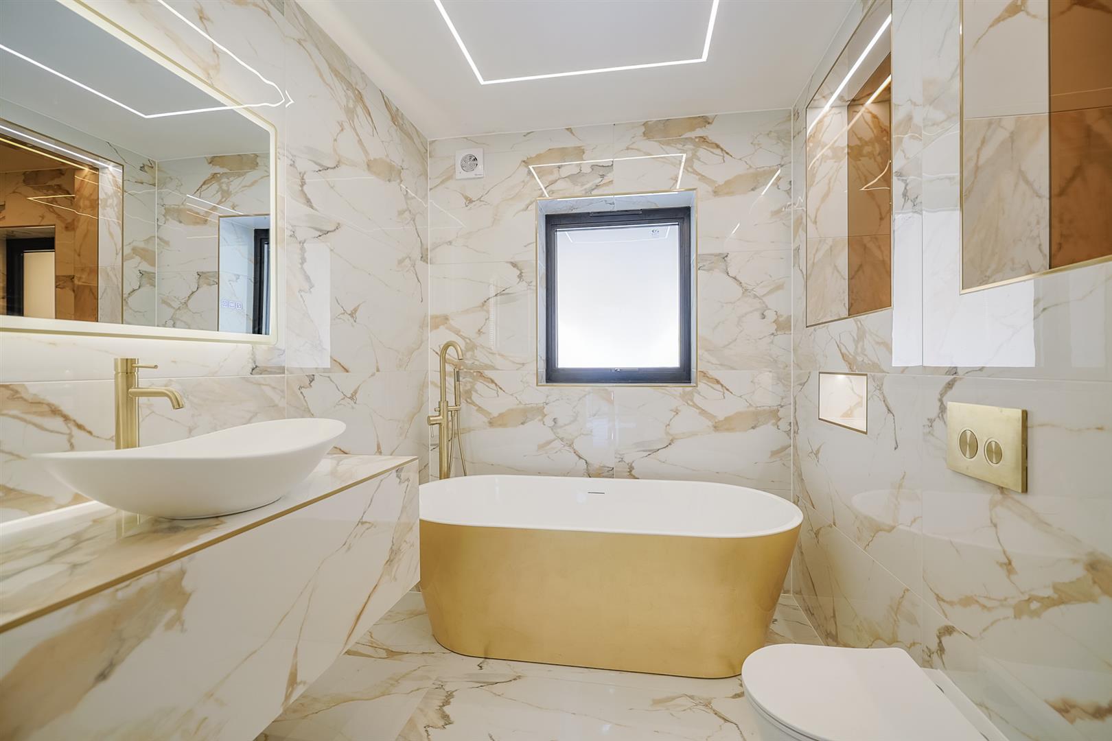 Heddfan, Croesyceiliog, Carmarthen, SA32 8DS